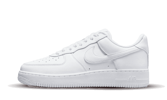 Fyll På Med Nike Air Force 1 Low 07 Månadens Färg Trippelvit